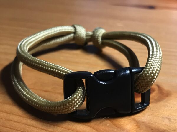 verstellbare Welpenhalsbänder mit Sicherheits-Klickverschluss Paracord Markierungshalsband